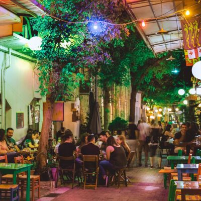 1_larissa_welcomes_you_with_pedestrian_streets_cafes_and_bars_restaurants_and_ouzeri-1